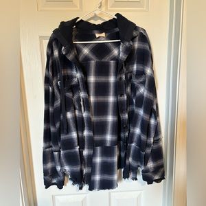 Like new Hailey & Co small hooded flannel with distressing
